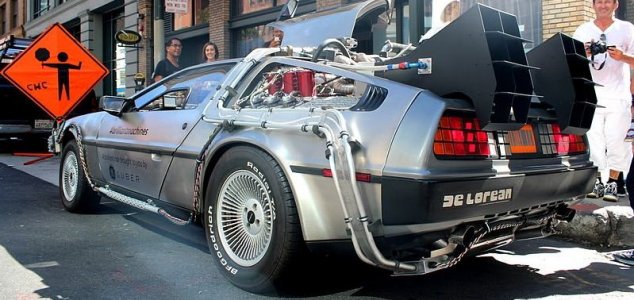 L'americano quarantenne si è schiantato contro la sua macchina del tempo