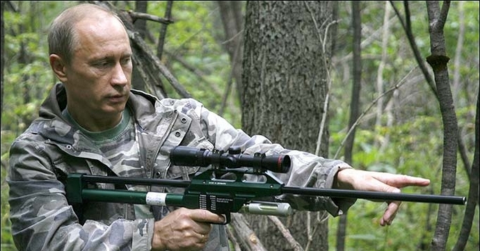 Gli americani considerano Putin un superuomo e persino un uomo di ferro.