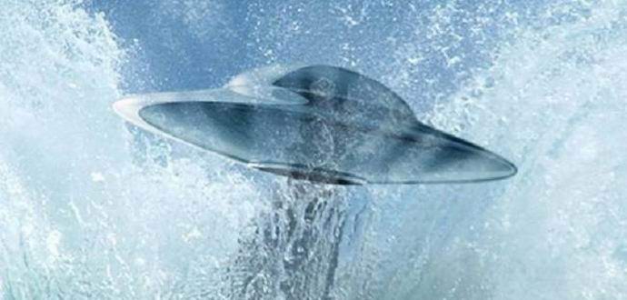 Gli americani hanno filmato un UFO in grado di nuotare sott'acqua