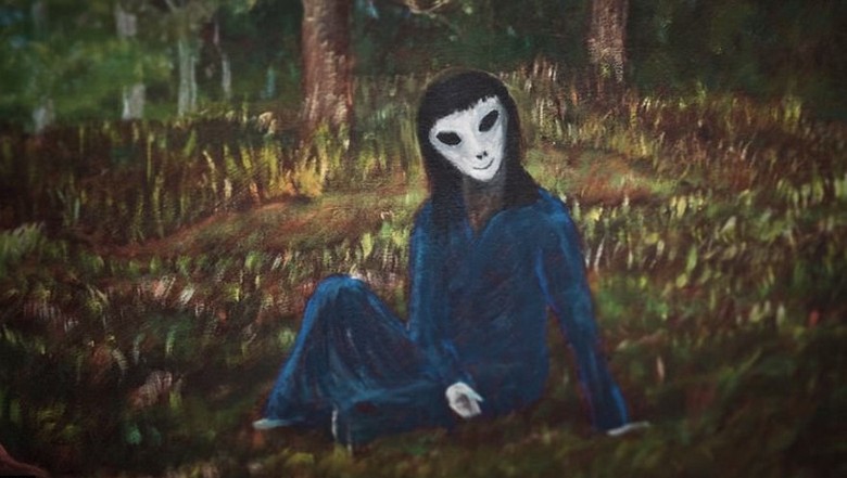 Un americano dipinge immagini di incontri con bellissimi alieni.