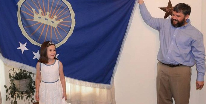 L'americano ha reso sua figlia una principessa in un regno creato da sé