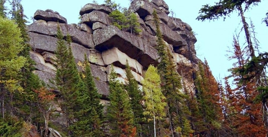 Gli archeologi hanno trovato i resti di un uomo antico vicino a Irkutsk