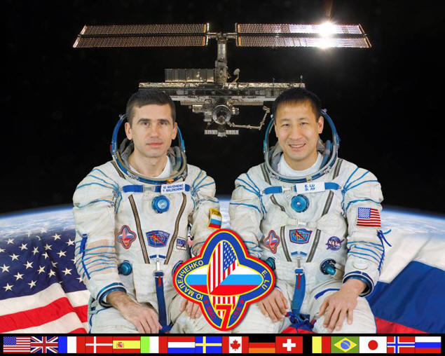 ISS-7: il comandante Yuri Malenchenko (Roskosmos) e l'ingegnere di volo Edward Lou (NASA).