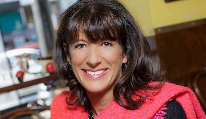 L'australiano ha volato in tutto il mondo alla ricerca del coniuge perfetto