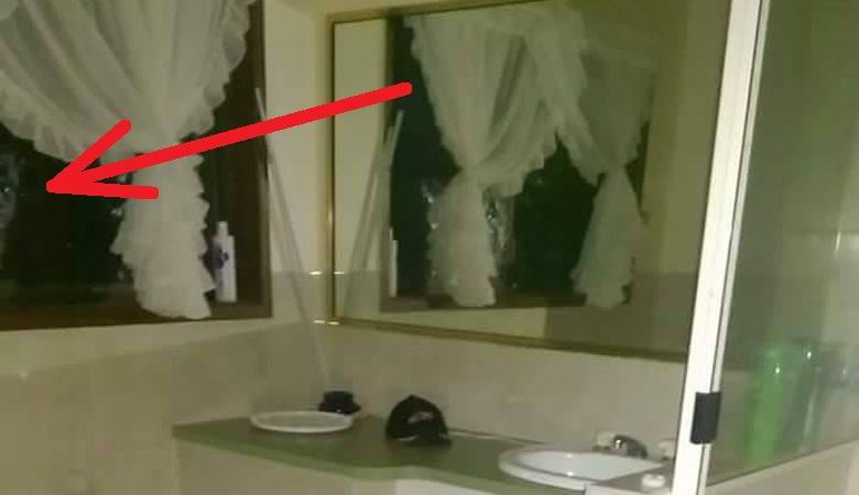 L'australiano ha fatto una foto di un demone in bagno