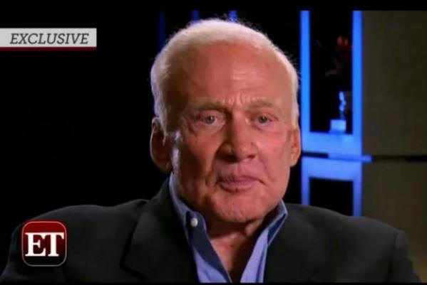 Buzz Aldrin ha confermato di aver visto un UFO