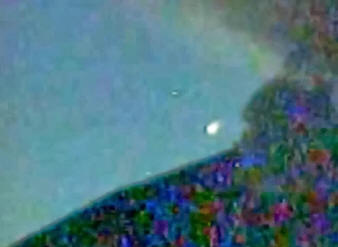 Palla bianca sul vulcano giapponese Sakurayama