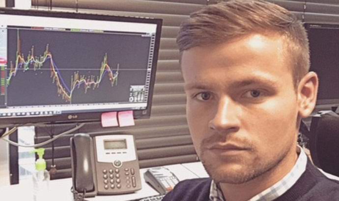 Il britannico afferma che la sua ombra vive la sua vita