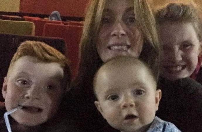 La famiglia britannica ha fatto una foto con un fantasma in un cinema