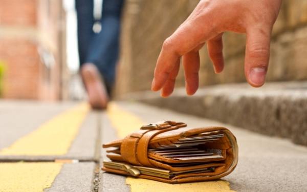 trovato soldi per strada a cosa servono 