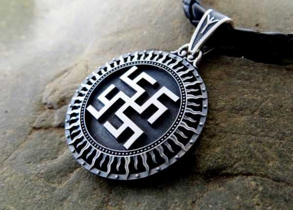 Amuleto di fiori di felce 