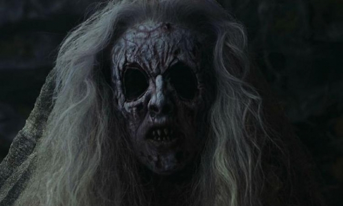 I bambini sono terrorizzati dal diavolo nero