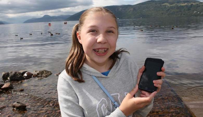 La ragazza ha ricevuto una foto impressionante del mostro di Loch Ness