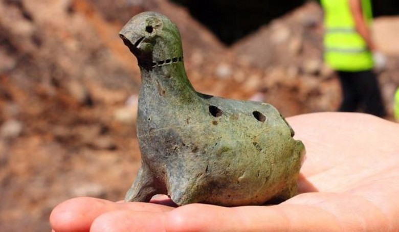 Dinosaur in a collar - una misteriosa statuetta di Staraya Russa