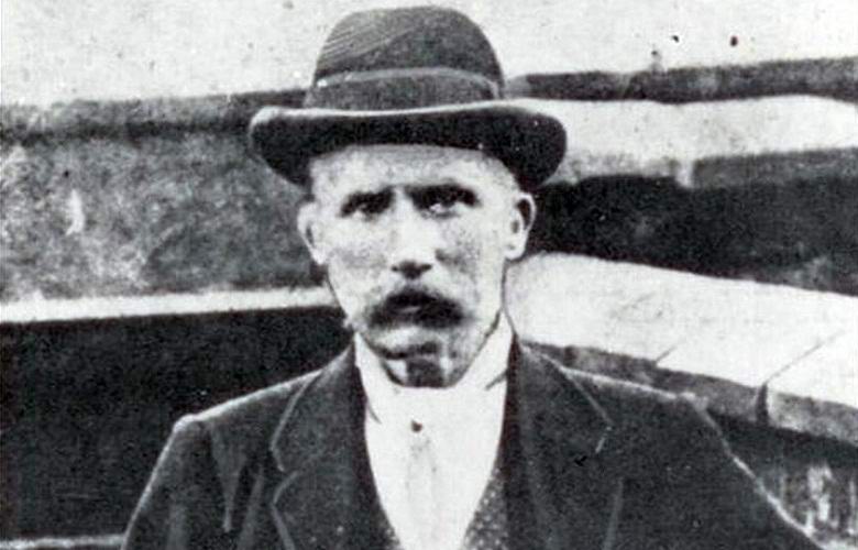 Lo spirito di un uomo immerso in un misterioso buco sta ancora cercando di uscire.