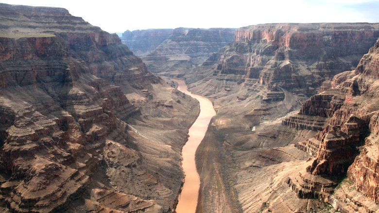 Due UFO hanno sorvolato il Grand Canyon degli Stati Uniti