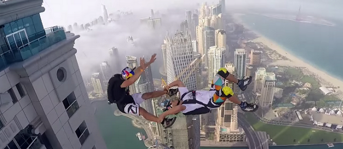 Salto estremo dall'edificio più alto
