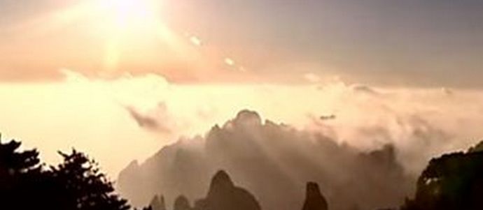 Fantastico miraggio guardato dai turisti cinesi