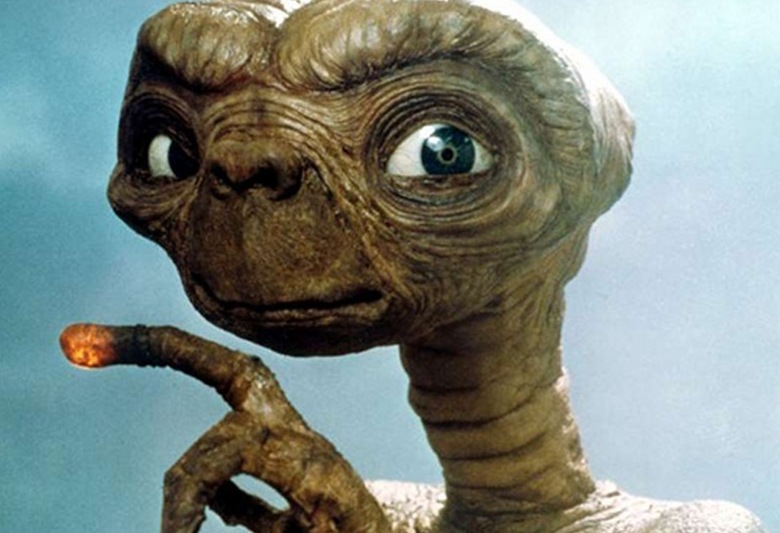 La fotografia con un alieno continua a perseguitare gli ufologi