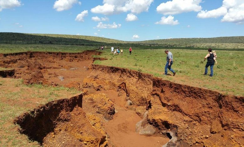 Le crepe giganti in Kenya continuano a fare a pezzi l'Africa