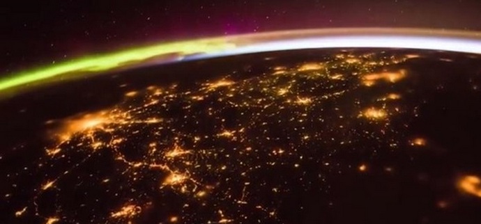 Vuoi vedere l'alba sopra la Terra dalla stazione ISS?