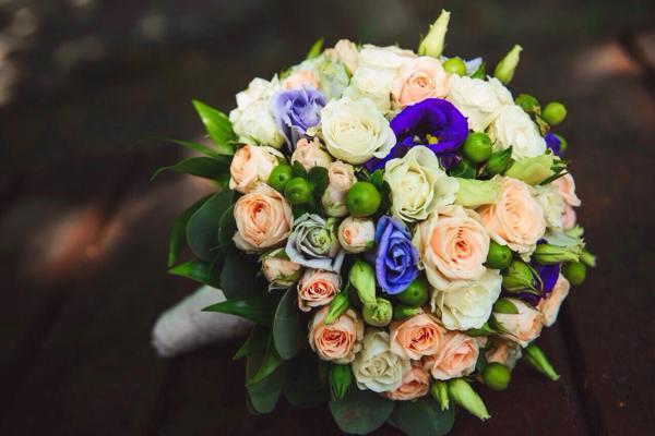 perché sognare di catturare un bouquet da sposa a un matrimonio 