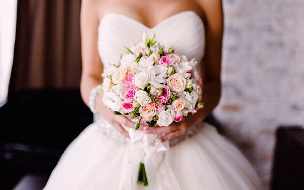 perché una ragazza non sposata sogna un abito da sposa 