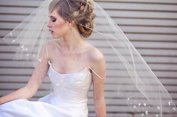 vedi te stesso in un abito da sposa in un sogno per una non sposata 