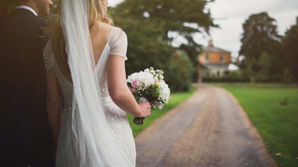 perché sognare un abito da sposa su te stesso sposato 