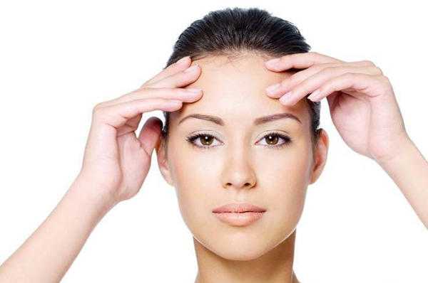 Perché gli uomini e le donne hanno la fronte pruriginosa?