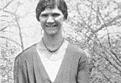 Carrie Buck, residente in Virginia, sfidando la decisione delle autorità di sterilizzarla.