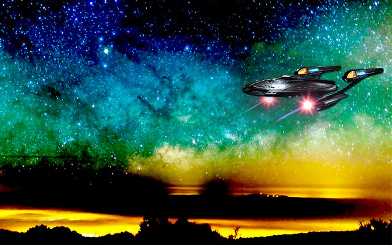 Una telecamera per la visione notturna ha catturato un UFO ad alta velocità nell'obiettivo