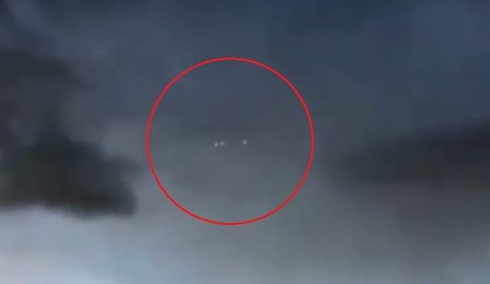 Il canadese ha filmato una processione UFO