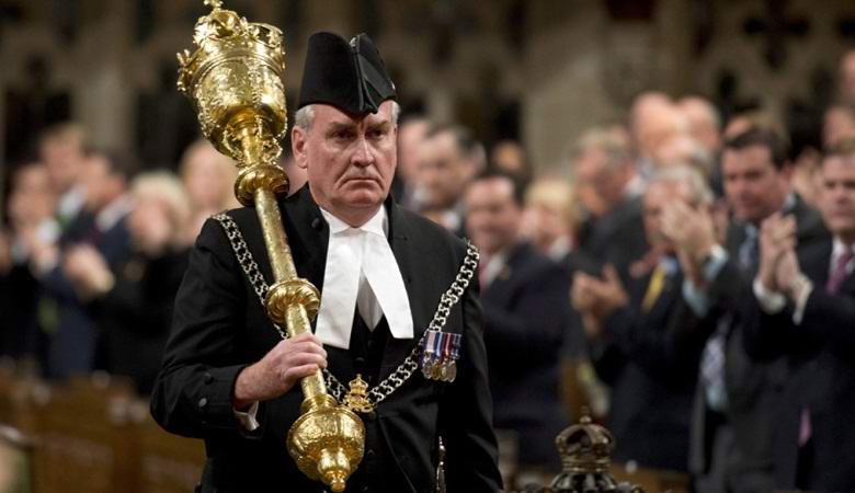 Il diplomatico canadese afferma che la diavoleria vive nella sua ambasciata