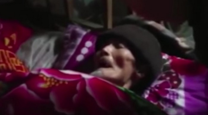 I cinesi hanno preso vita al suo funerale