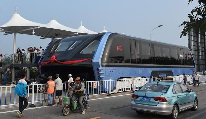 I cinesi hanno testato il primo bus portale