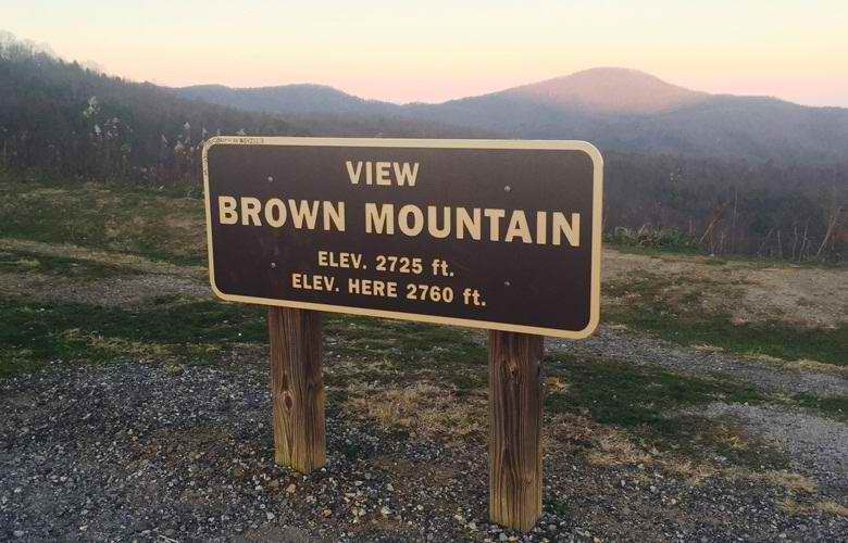 Le luci leggendarie sul Monte Brown colpiscono il video