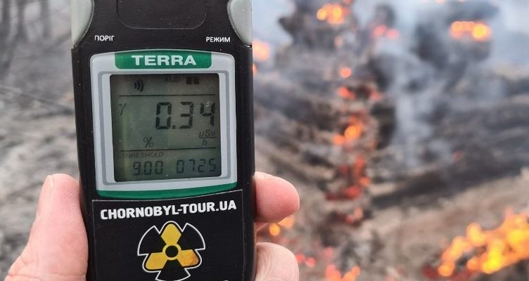 Gli incendi boschivi intorno a Chernobyl hanno aumentato la radiazione di fondo di 16 volte 