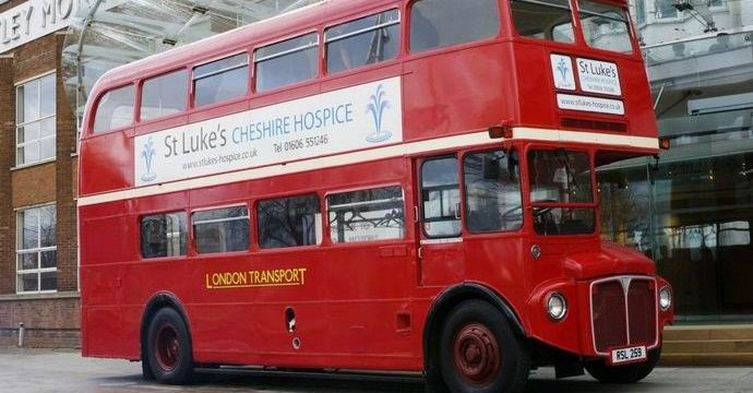 I londinesi hanno preso un autobus per salvare un uomo