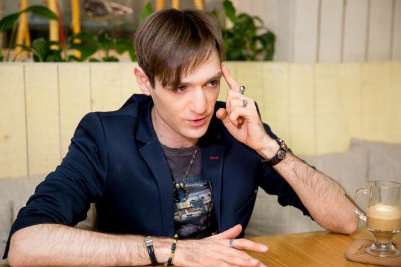 Il mago Alexander Sheps profetizza nuovamente i guai. Ma vale la pena crederlo?