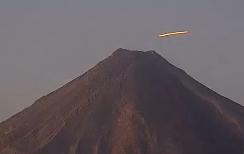 Il vulcano messicano Colima di nuovo compiaciuto degli ufologi
