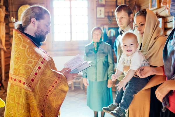 è possibile battezzare un bambino per una donna incinta 