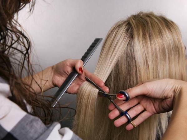 è possibile tagliarsi i capelli prima del viaggio 