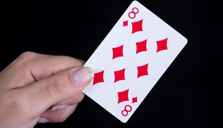 È stata trovata un'illusione ottica nascosta sulla carta da gioco