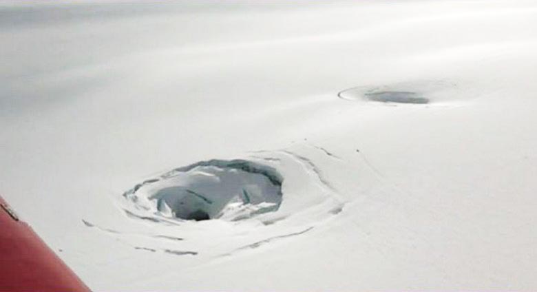 Crateri giganti visti sui ghiacciai islandesi