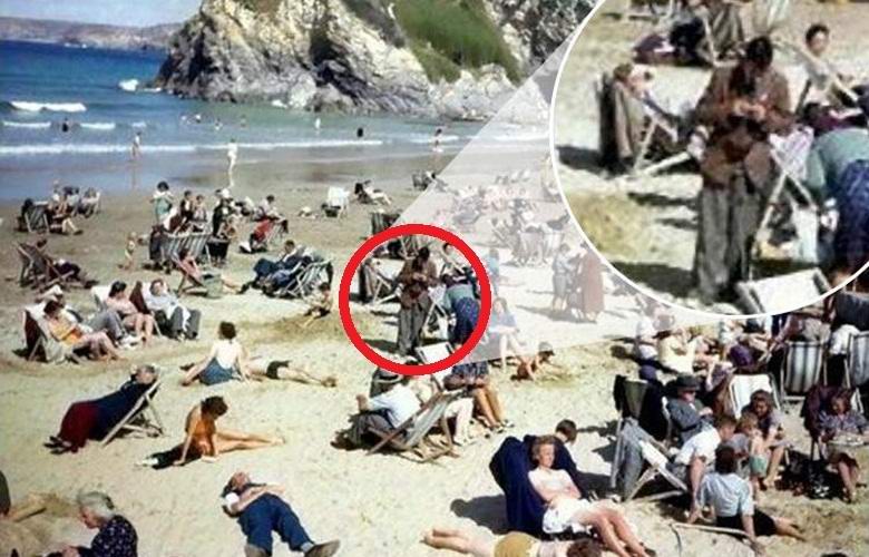 Nella foto del 1943 hanno trovato un uomo con un gadget in mano