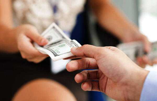 come prendere e quale mano restituire 