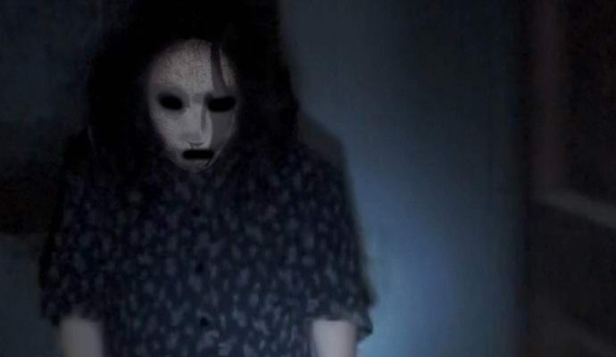 Una donna tedesca ha accidentalmente scattato una foto con un fantasma inquietante