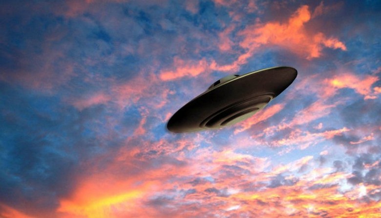 Insolito UFO è apparso oltre il confine russo-finlandese