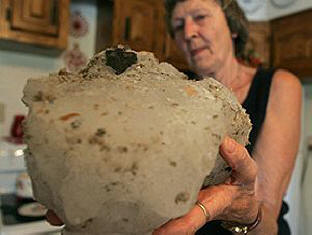 Gli UFO lasciano cadere il ghiaccio